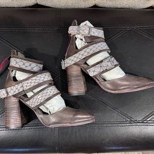 Brand New Freebird Size 8 Stone Jaclynn